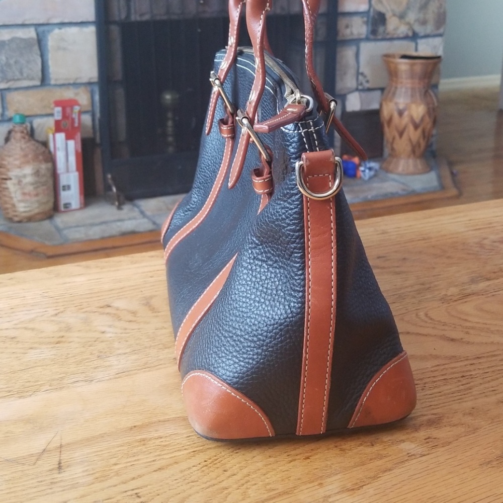 Dooney & Bourke - Picture 5 of 7